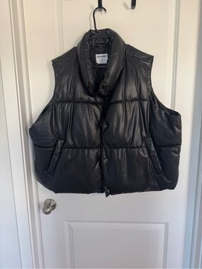 Old Navy Black Quilted Puffer Vest